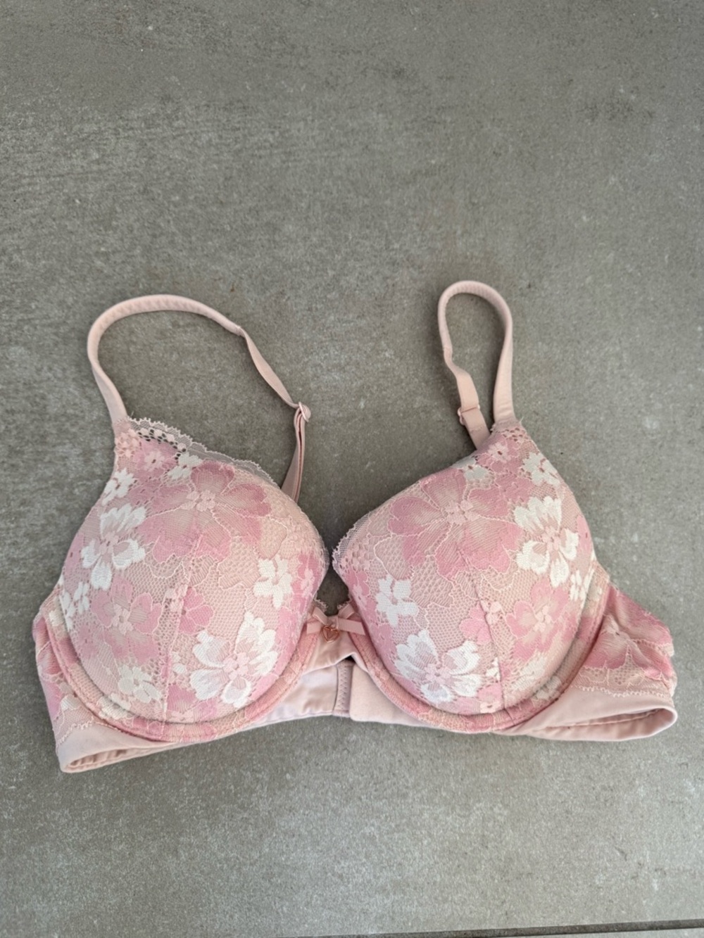 Victoria’s Secret Body by Victoria Pink Lacy Bra